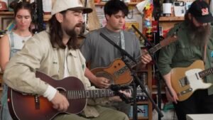 Noah Kahan Plays NPR’s ‘Tiny Desk,’ Debuts New ‘Great Divide’ Songs